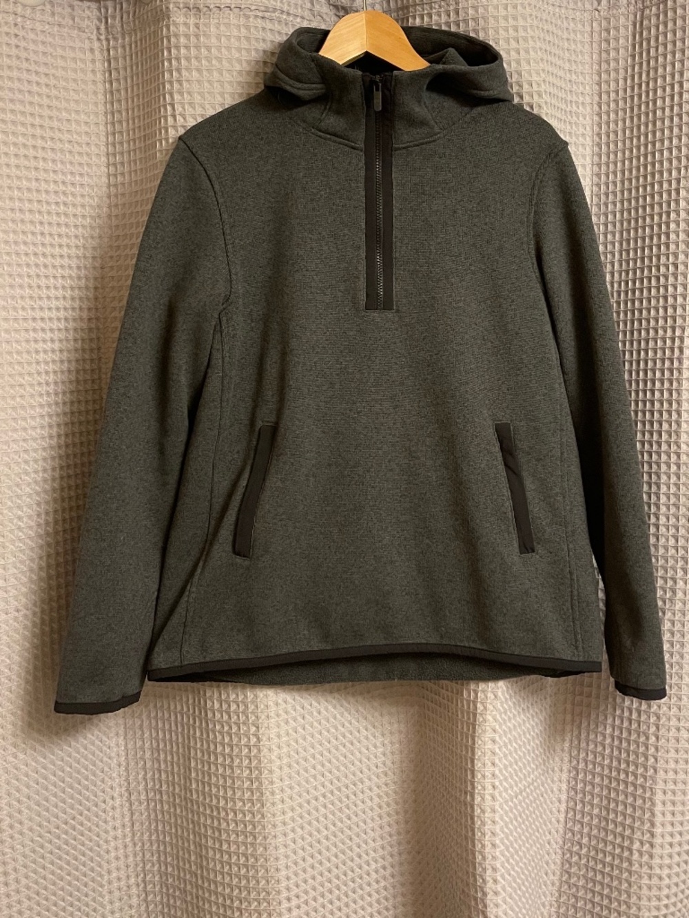 Lululemon It’s Fleecing Cold Pullover Hoodie in Heathered Black/Black Size 10